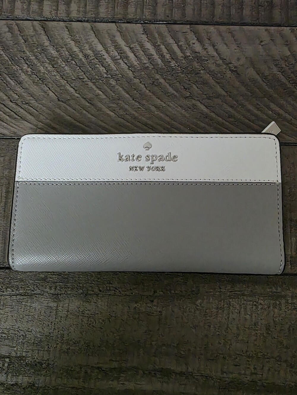New Kate Spade large slim bifold Wallet Grey and White